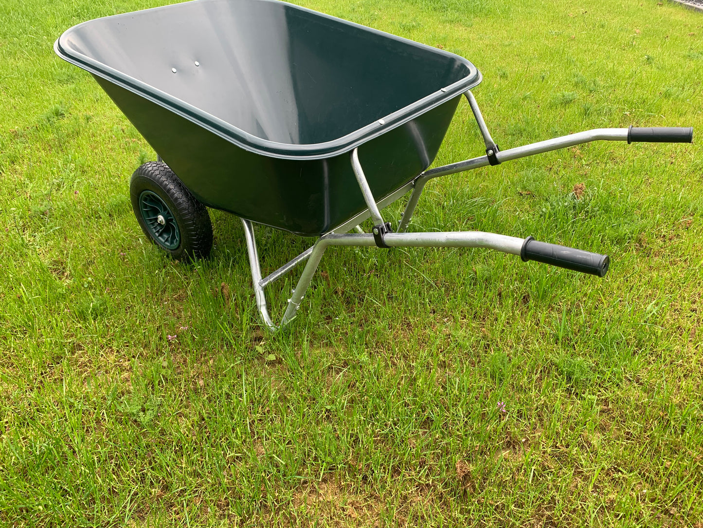 Model_200liter_dubbelas_luchtwielen_gegalvaniseerd