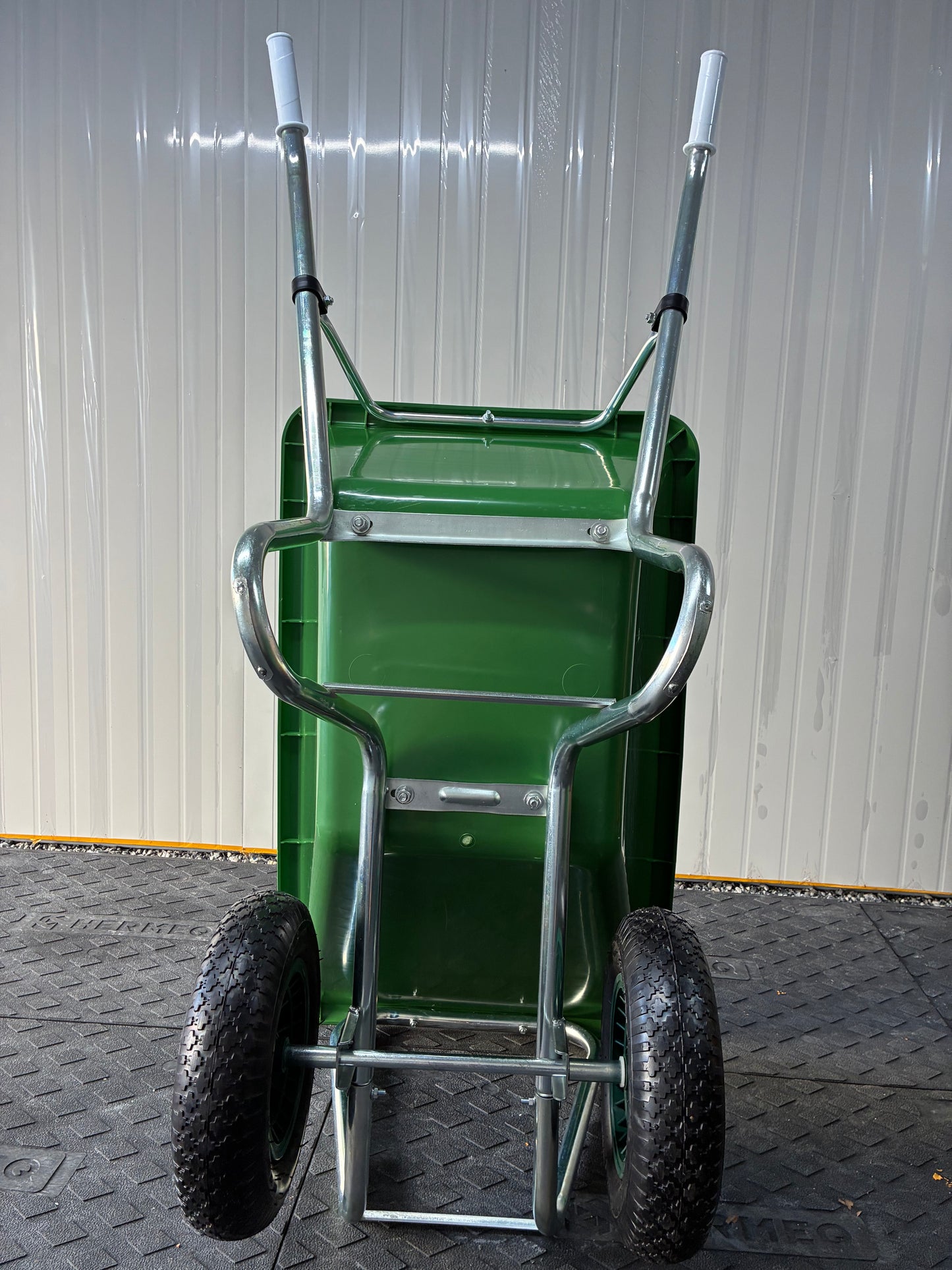 Model_190liter_dubbelas_luchtwielen_gegalvaniseerd